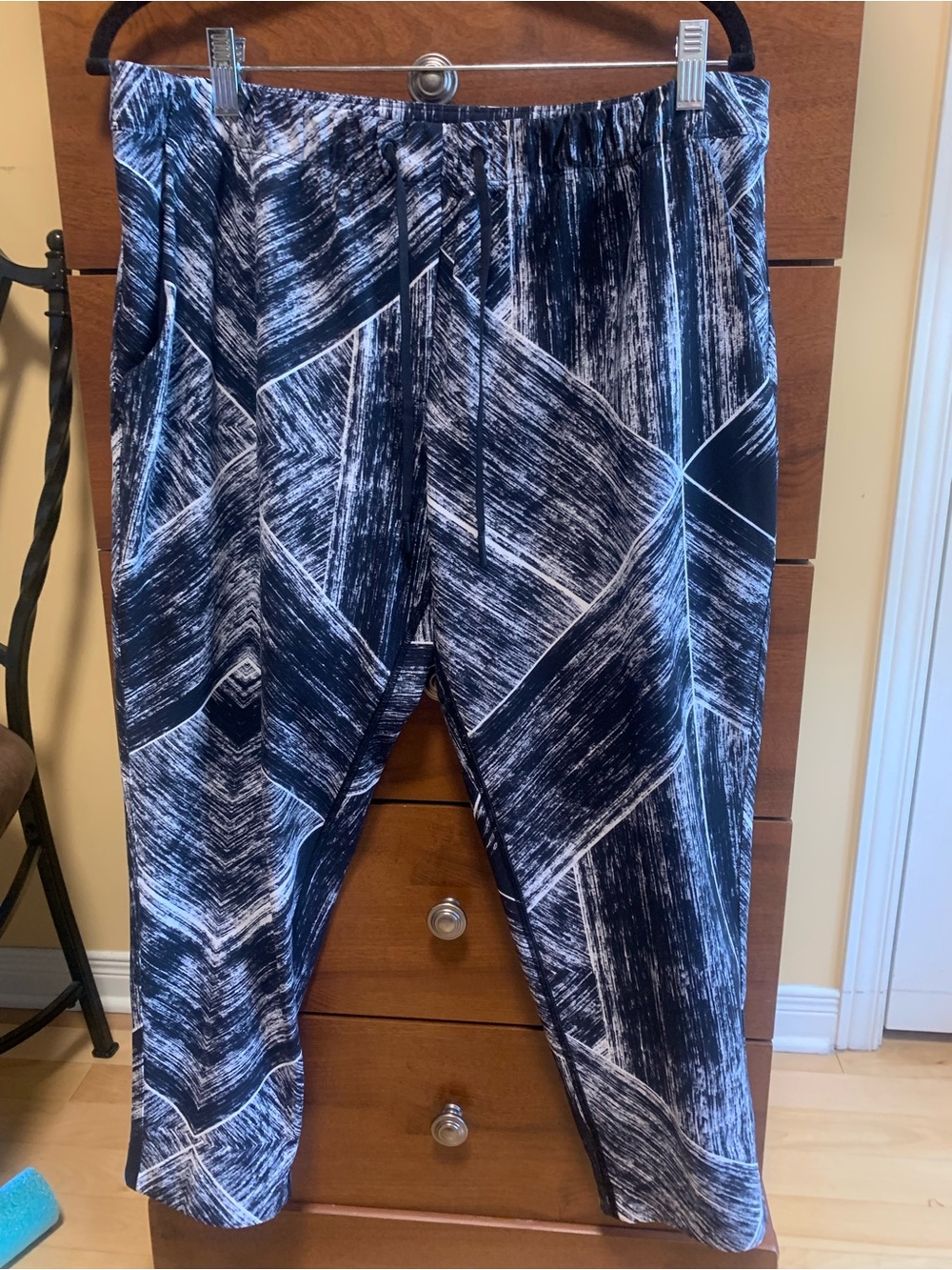 lululemon athletica Patterned drawstring Pants